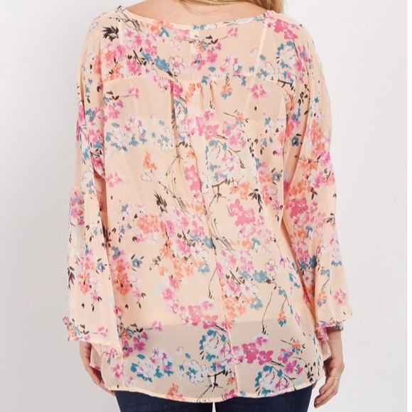 NWT Peach Blouse with bell sleeves in large - Picture 2 of 2